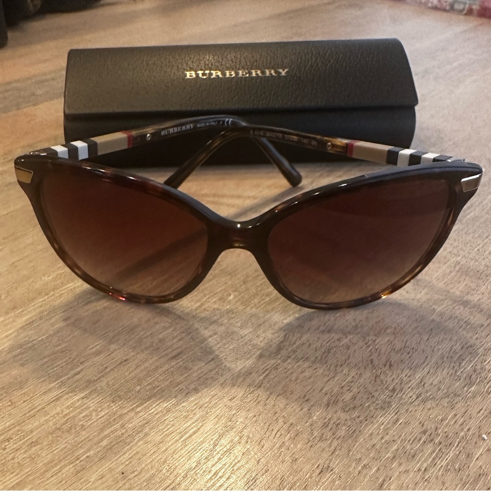 Authentic Burberry tortoise shell sunglasses-barely worn!